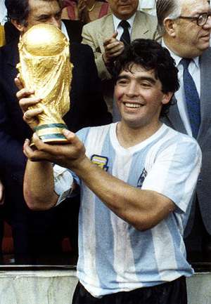 Biografia de Diego Maradona Mejor Jugador de Futbol del Mundo